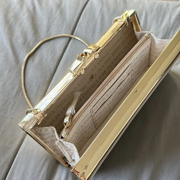 The gorgeous Bride2Be Kate Spade shoulder bag.